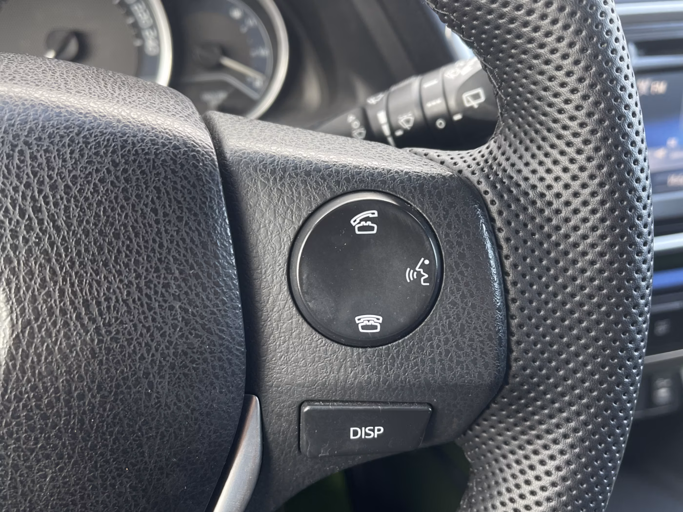 Toyota Auris фото 24