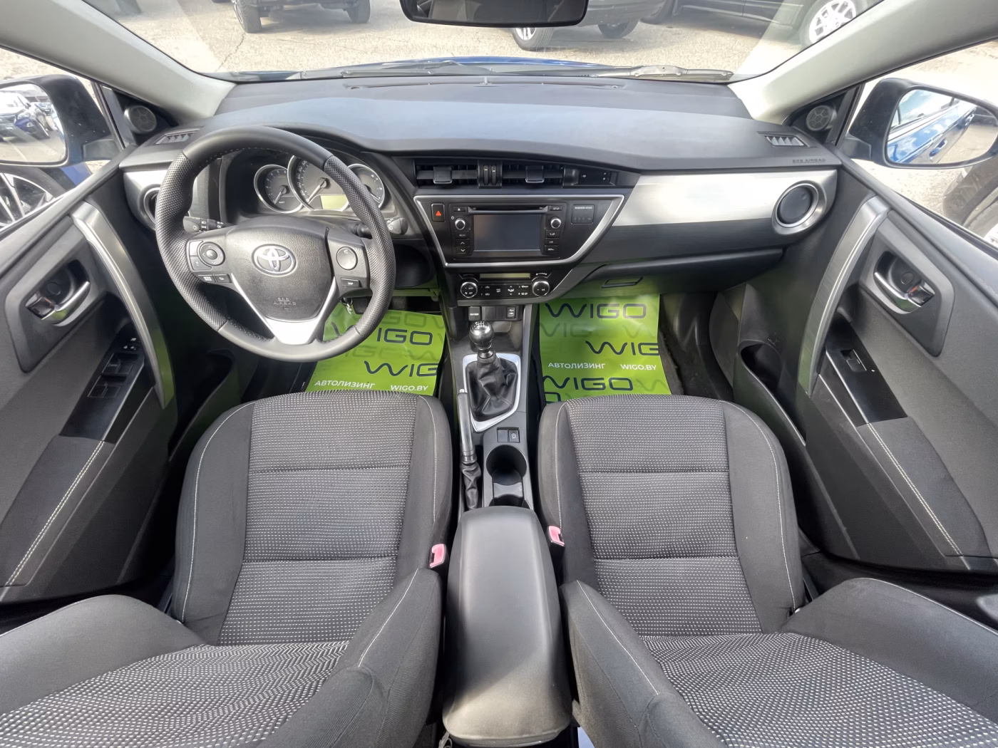 Toyota Auris фото 15