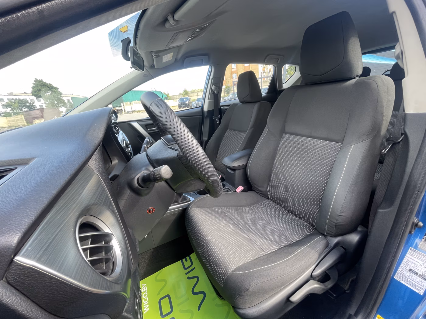 Toyota Auris фото 10