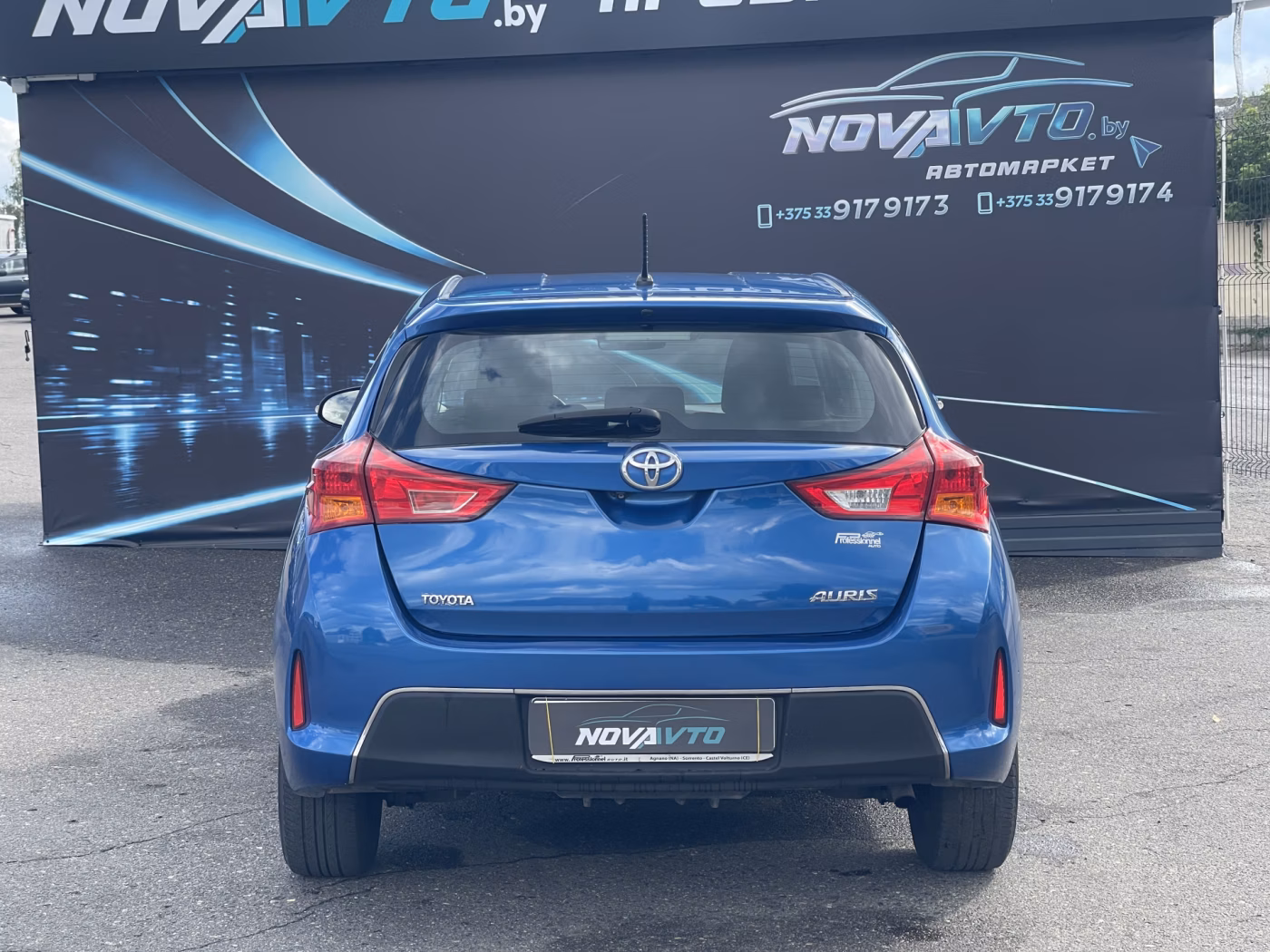 Toyota Auris фото 7
