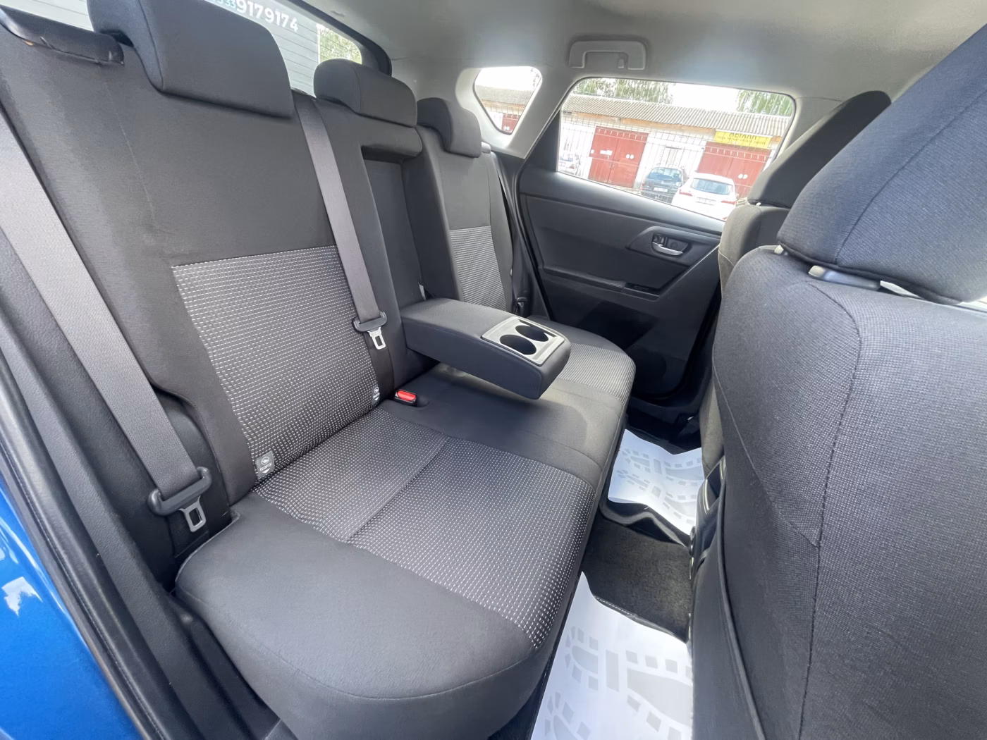 Toyota Auris фото 13