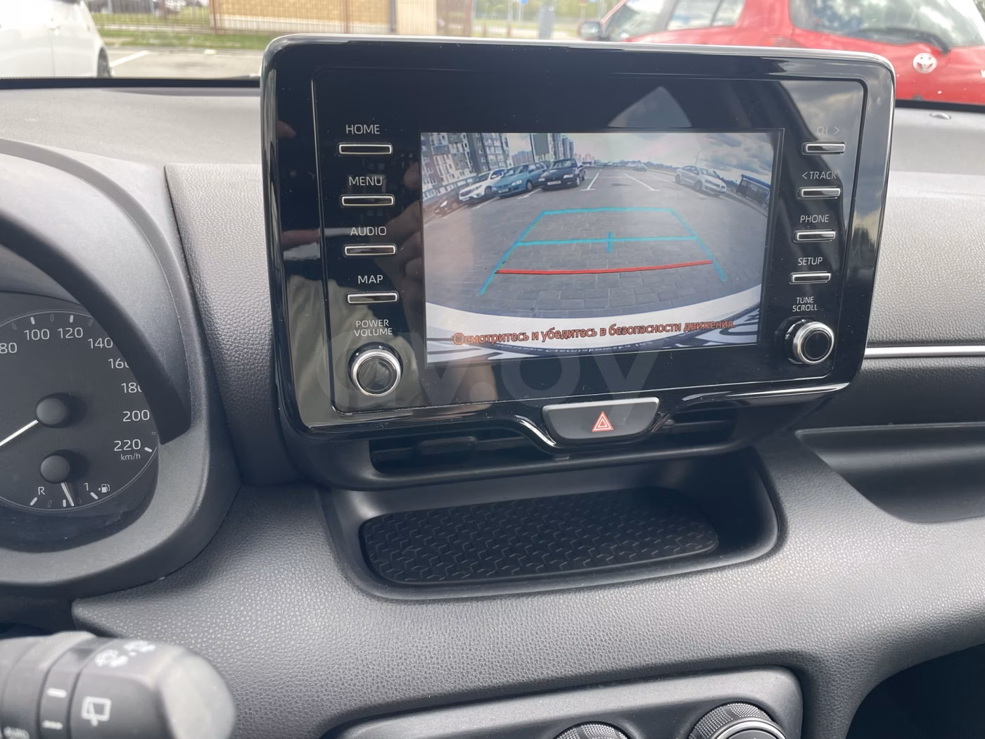 Toyota Yaris фото 5