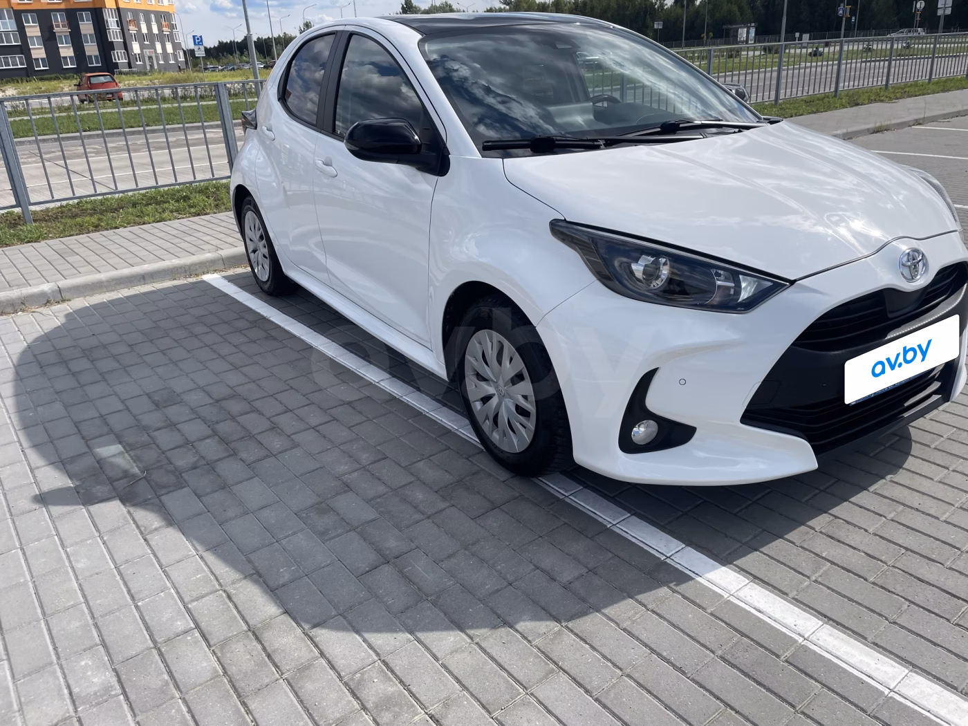 Toyota Yaris фото 3
