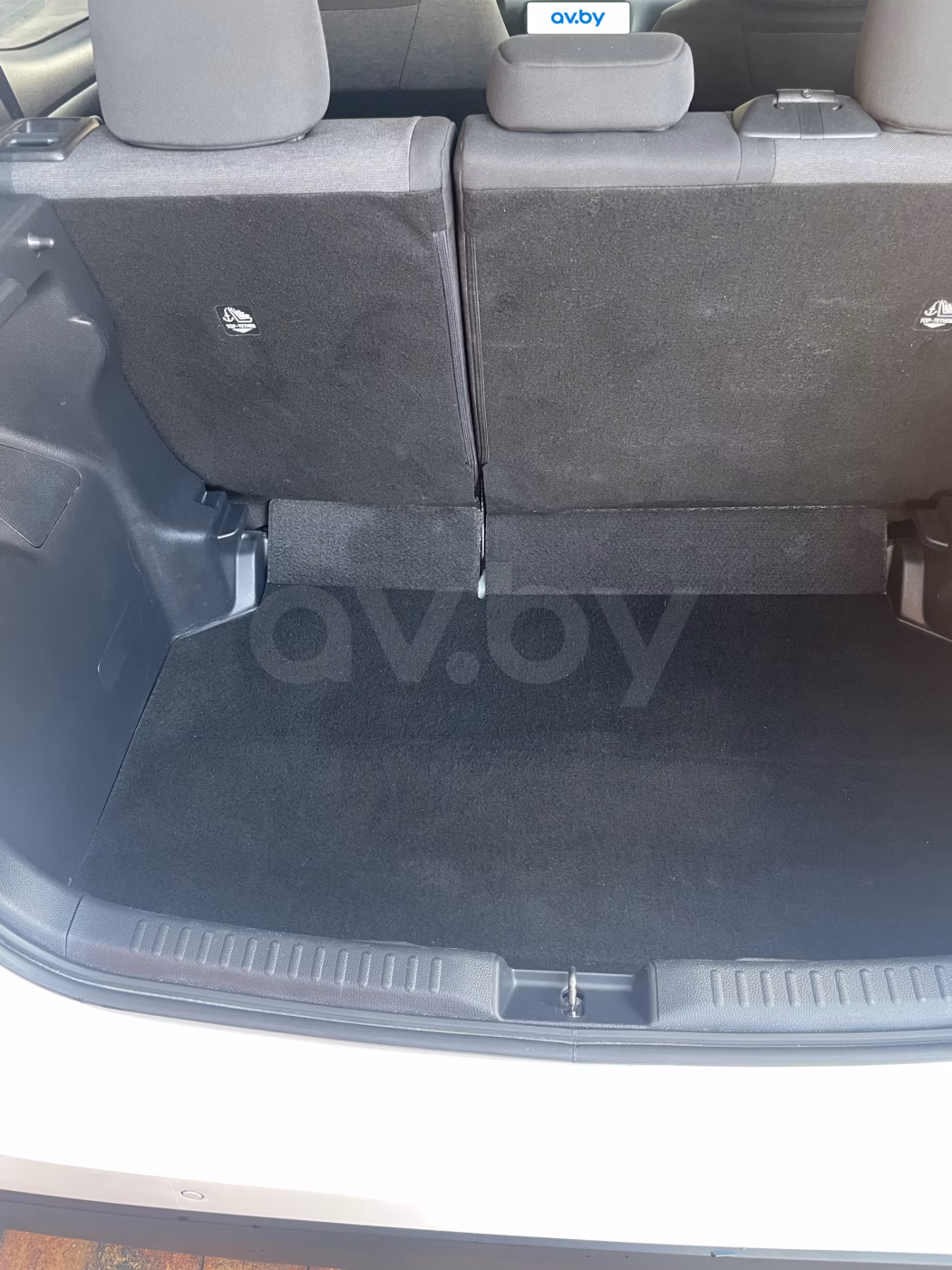 Toyota Yaris фото 9