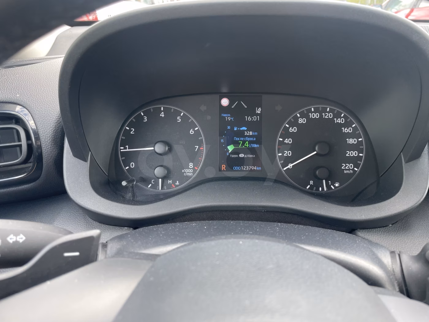 Toyota Yaris фото 10