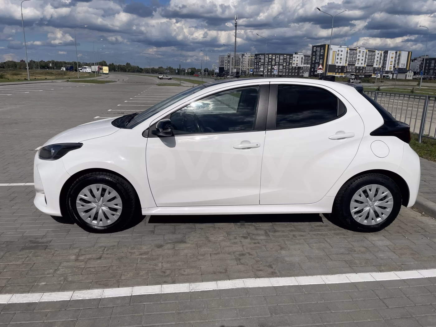 Toyota Yaris фото 4
