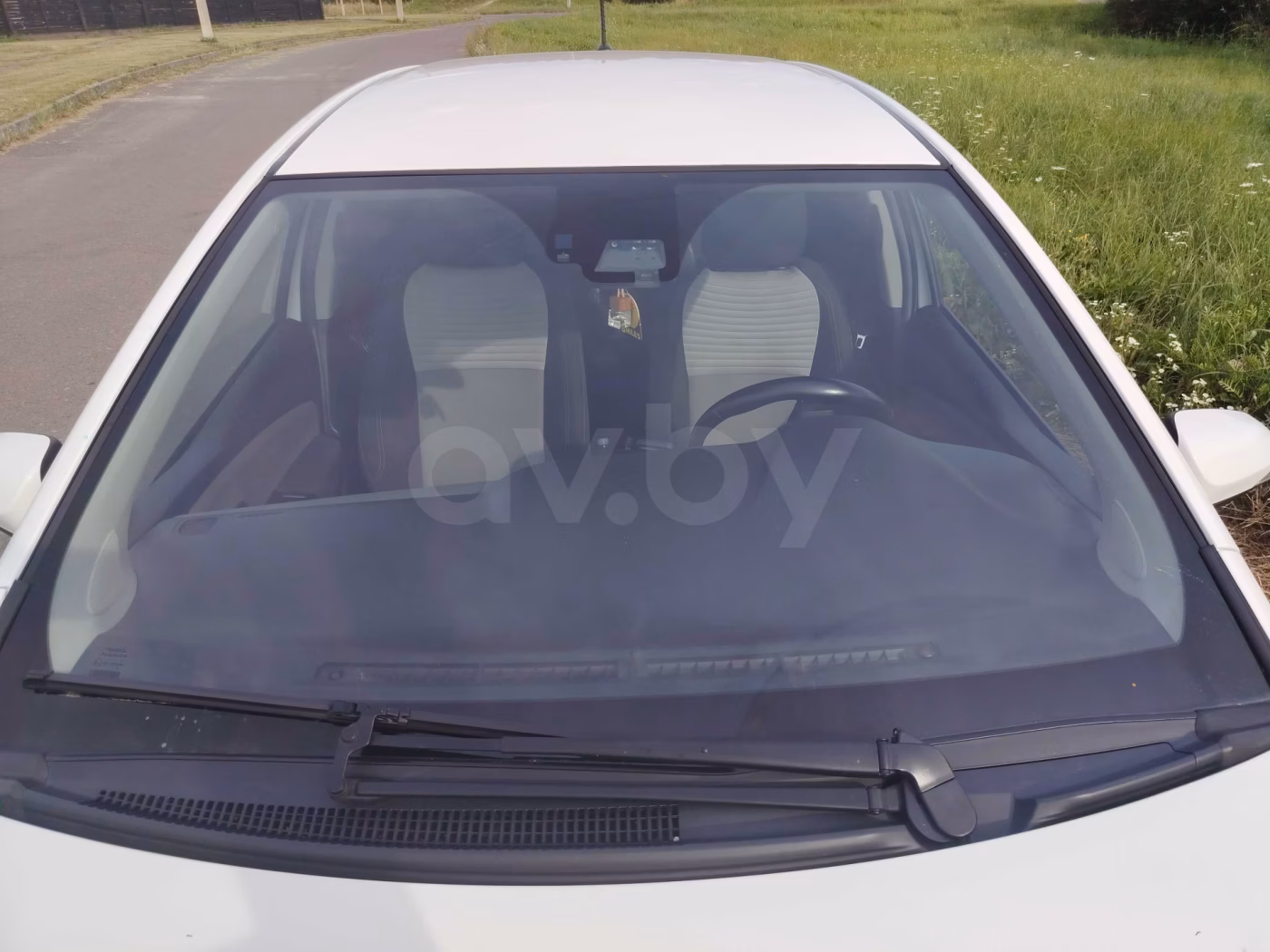 Toyota Yaris фото 6