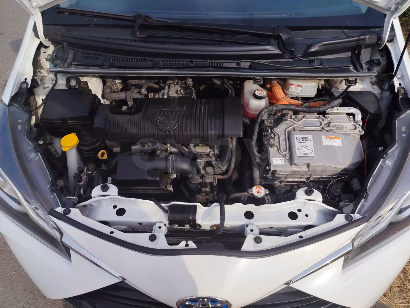 Toyota Yaris фото 12