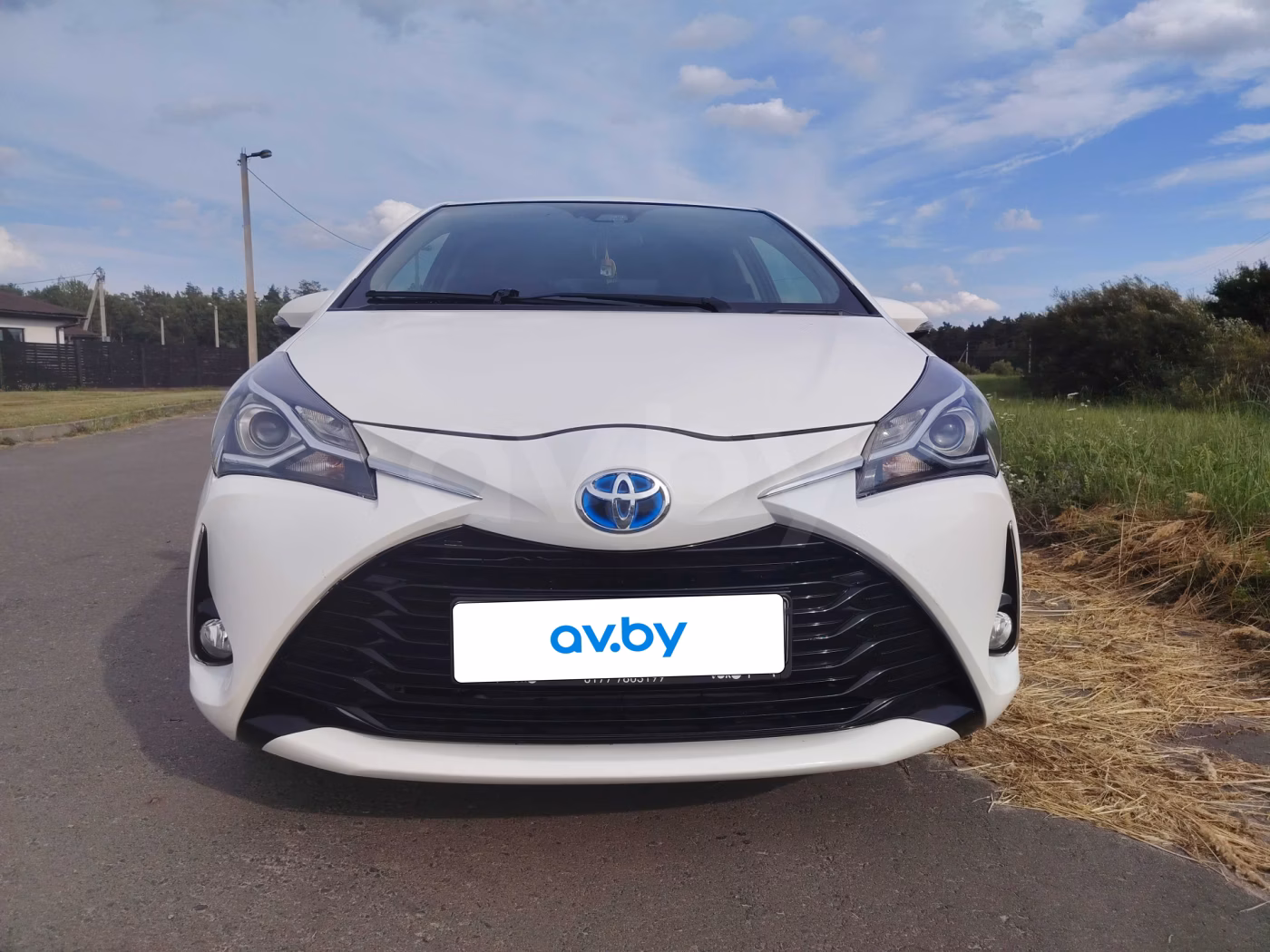 Toyota Yaris фото 5