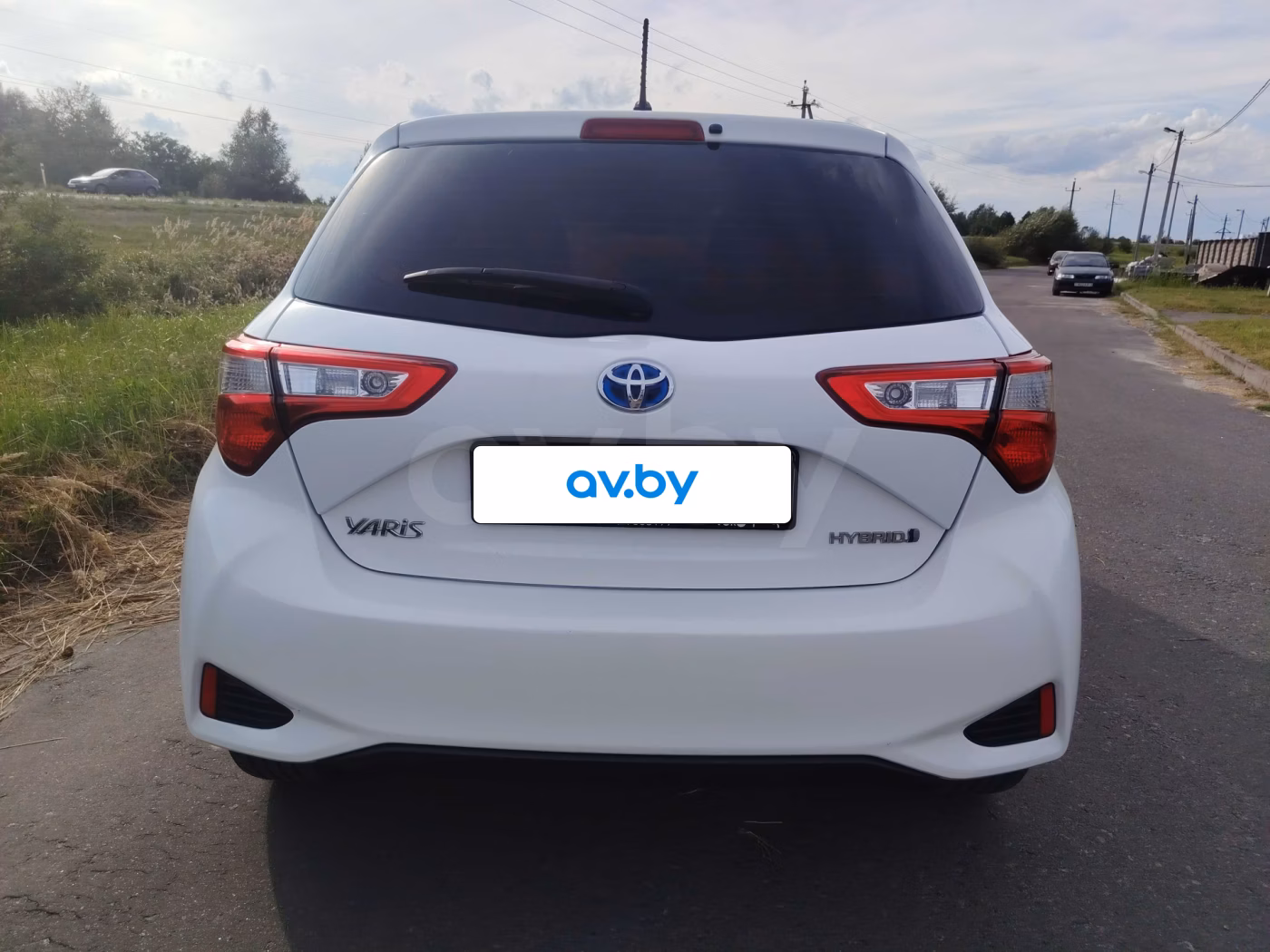Toyota Yaris фото 4