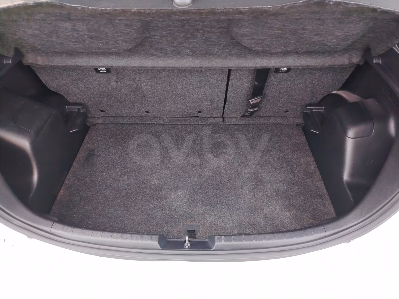 Toyota Yaris фото 16