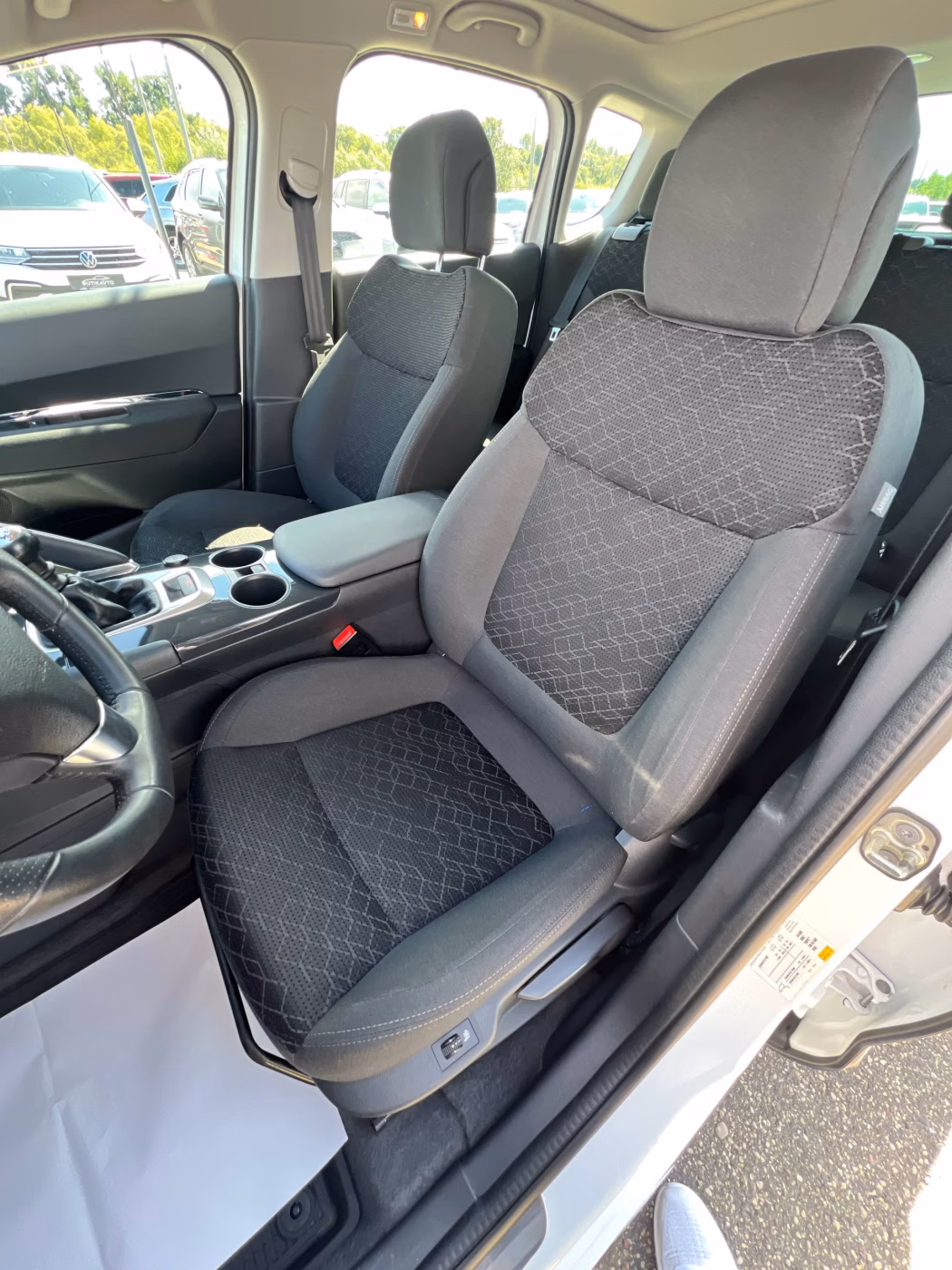 Peugeot 3008 фото 10