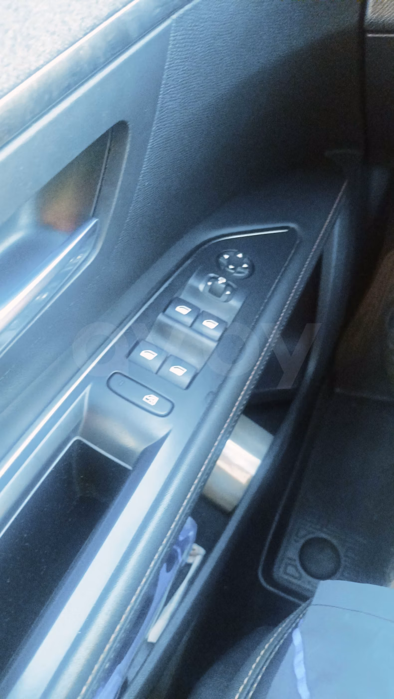Peugeot 5008 фото 16