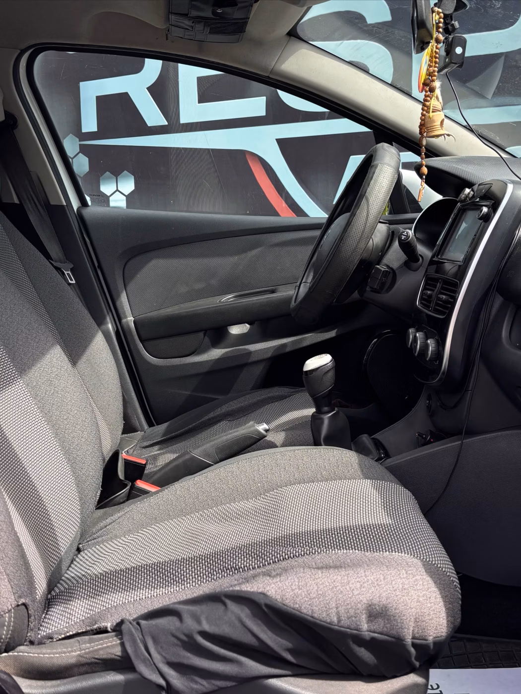 Renault Clio фото 11