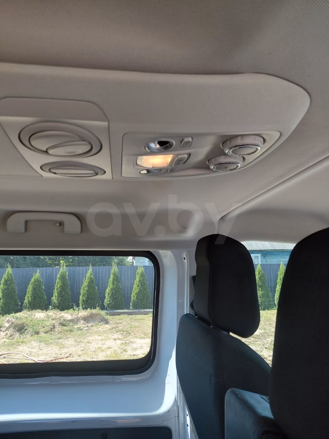 Opel Vivaro фото 12