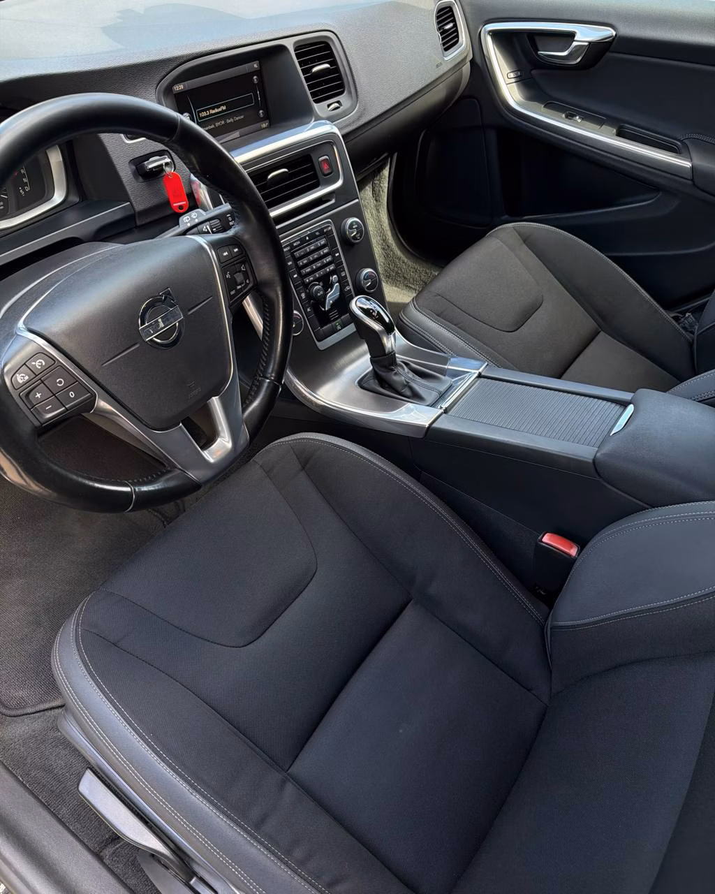 Volvo V60 фото 11