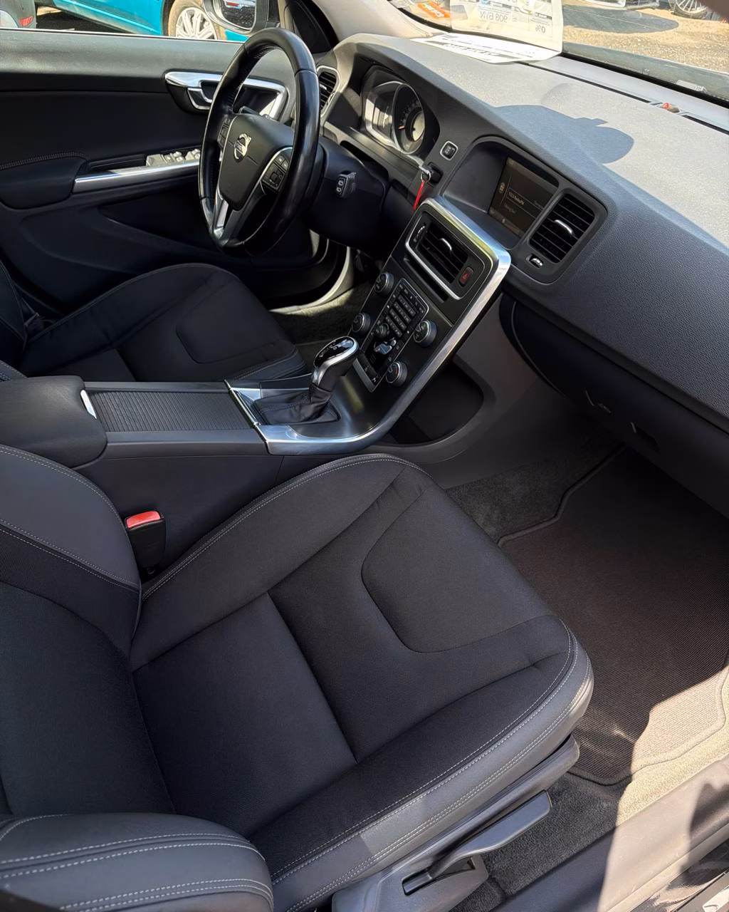 Volvo V60 фото 12