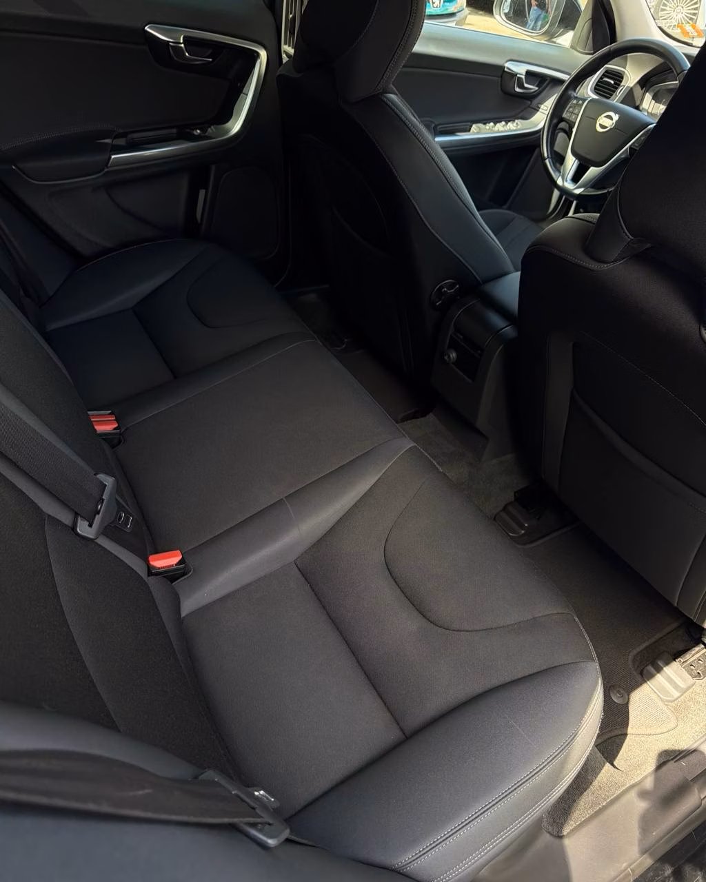 Volvo V60 фото 14