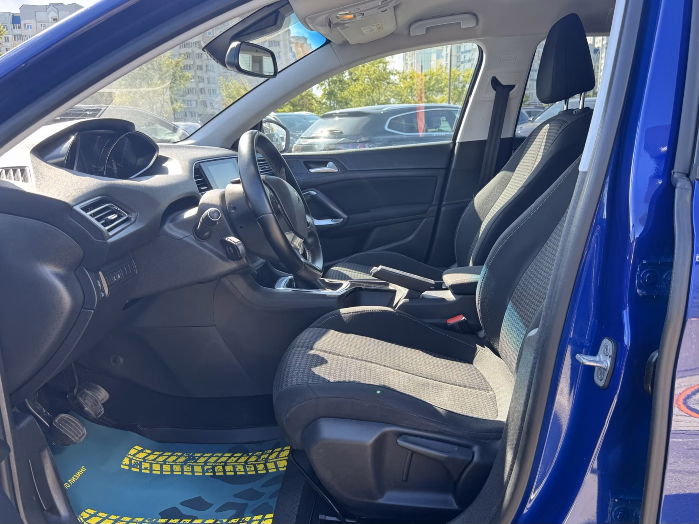 Peugeot 308 фото 8