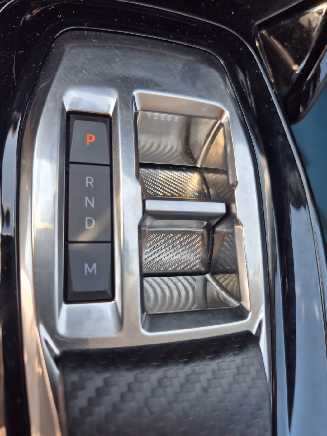 Peugeot 2008 фото 13