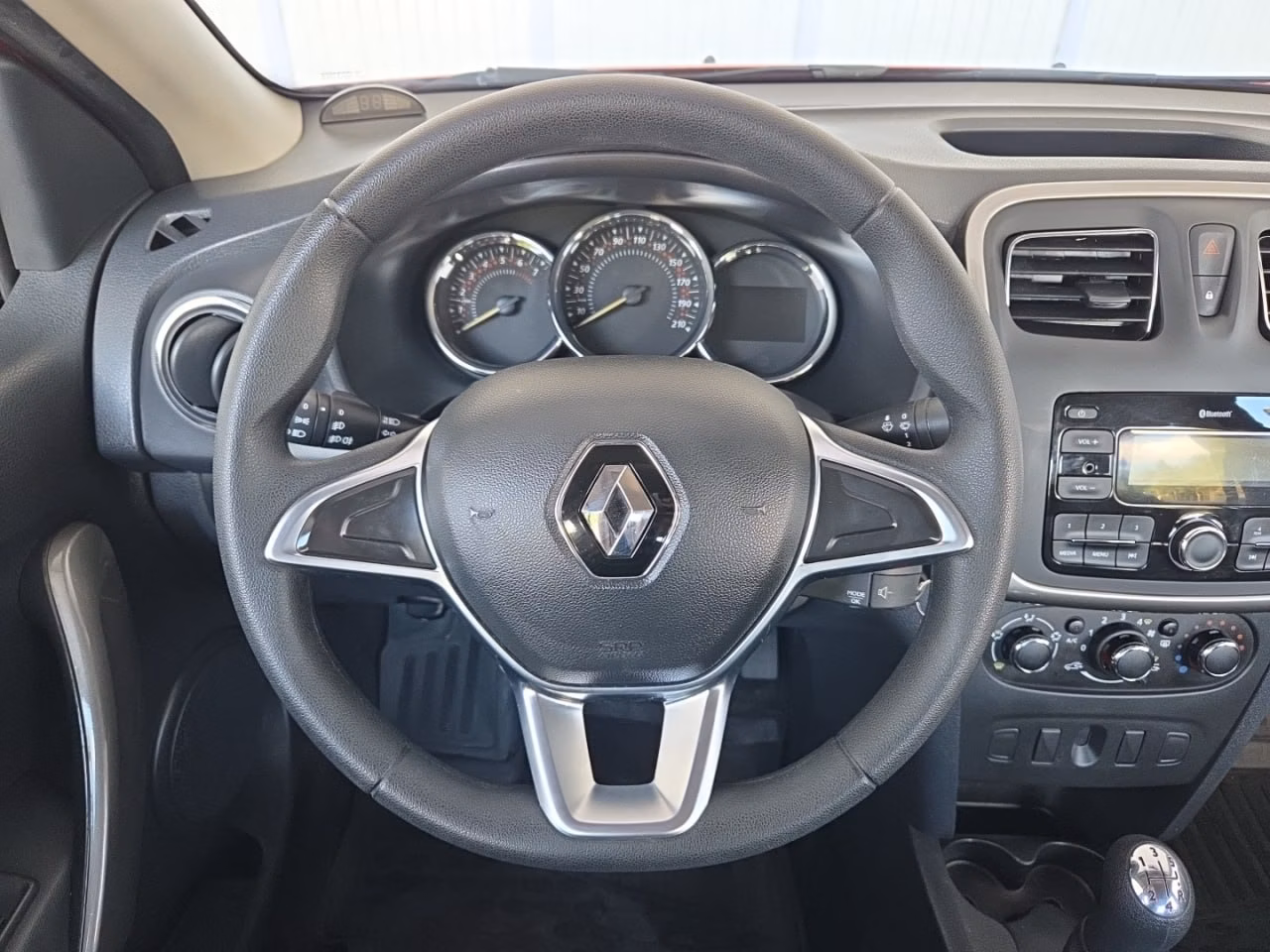 Renault Logan Stepway фото 9