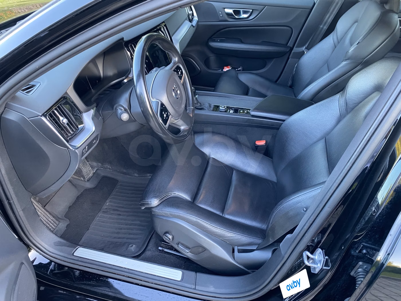 Volvo V60 фото 10