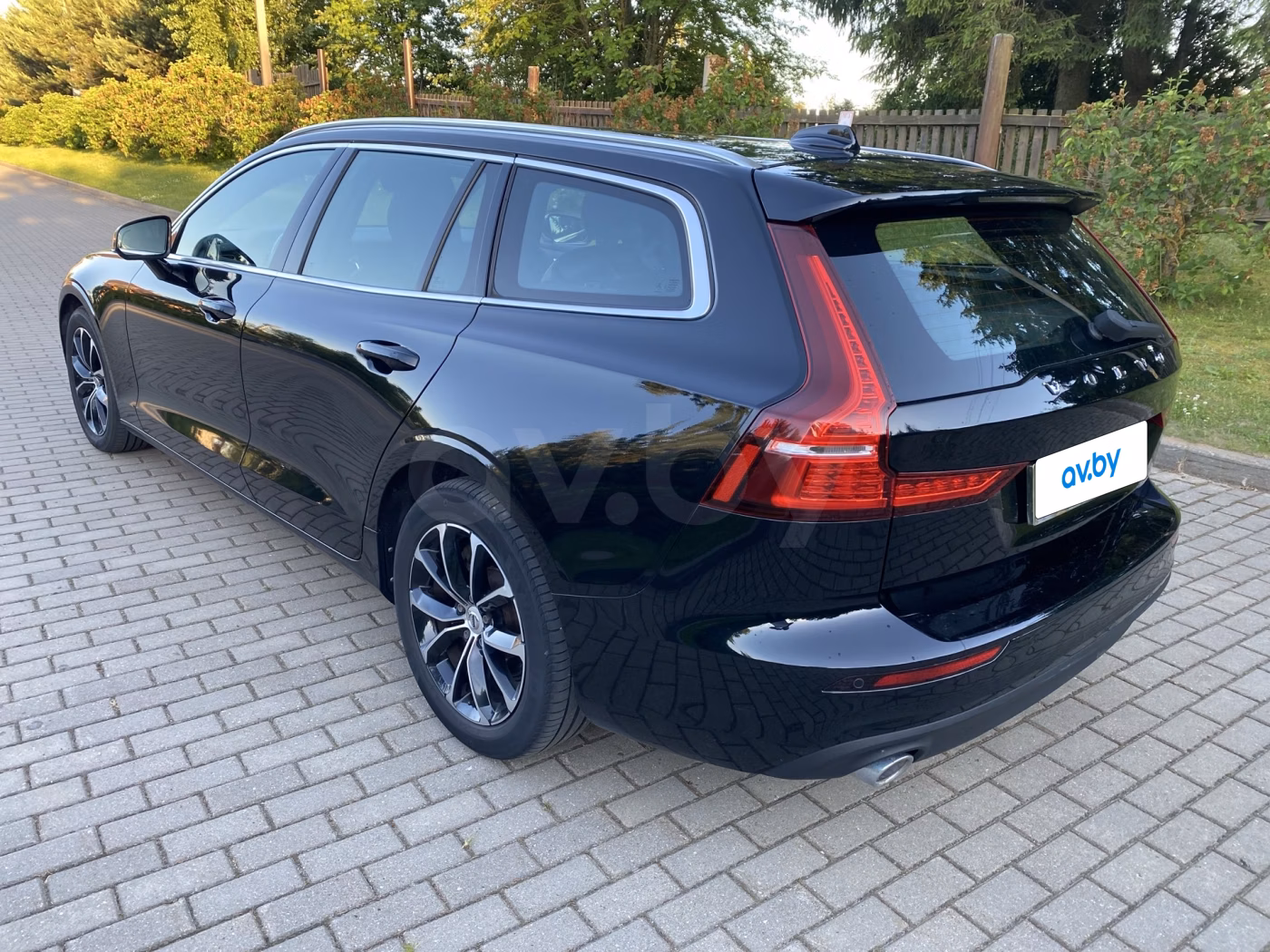 Volvo V60 фото 6