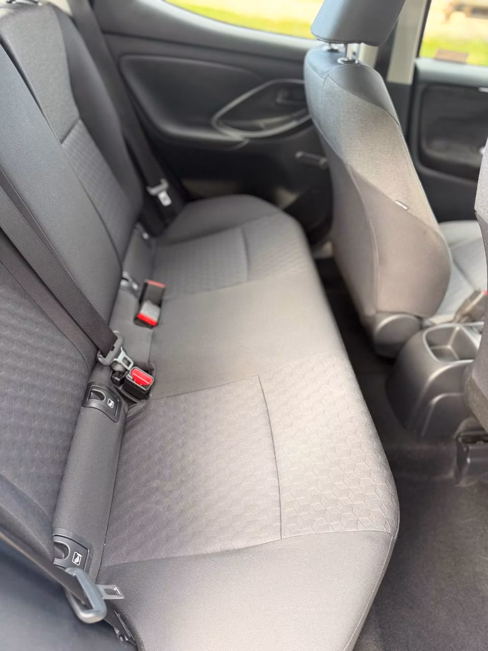Toyota Yaris фото 12