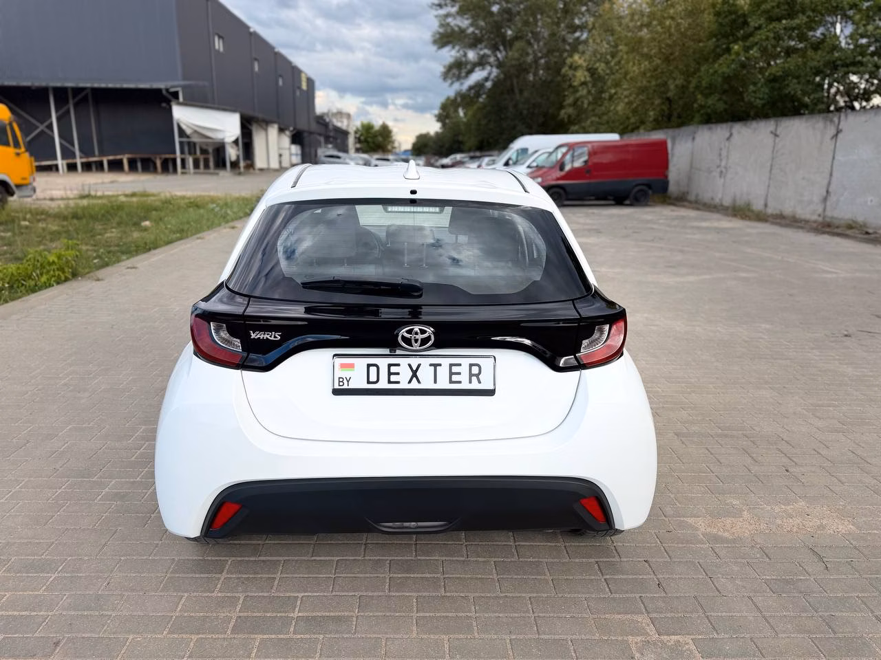 Toyota Yaris фото 6