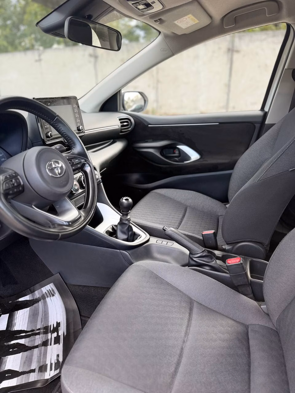 Toyota Yaris фото 11