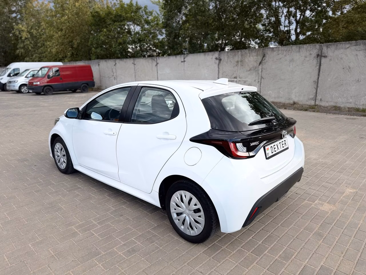 Toyota Yaris фото 7
