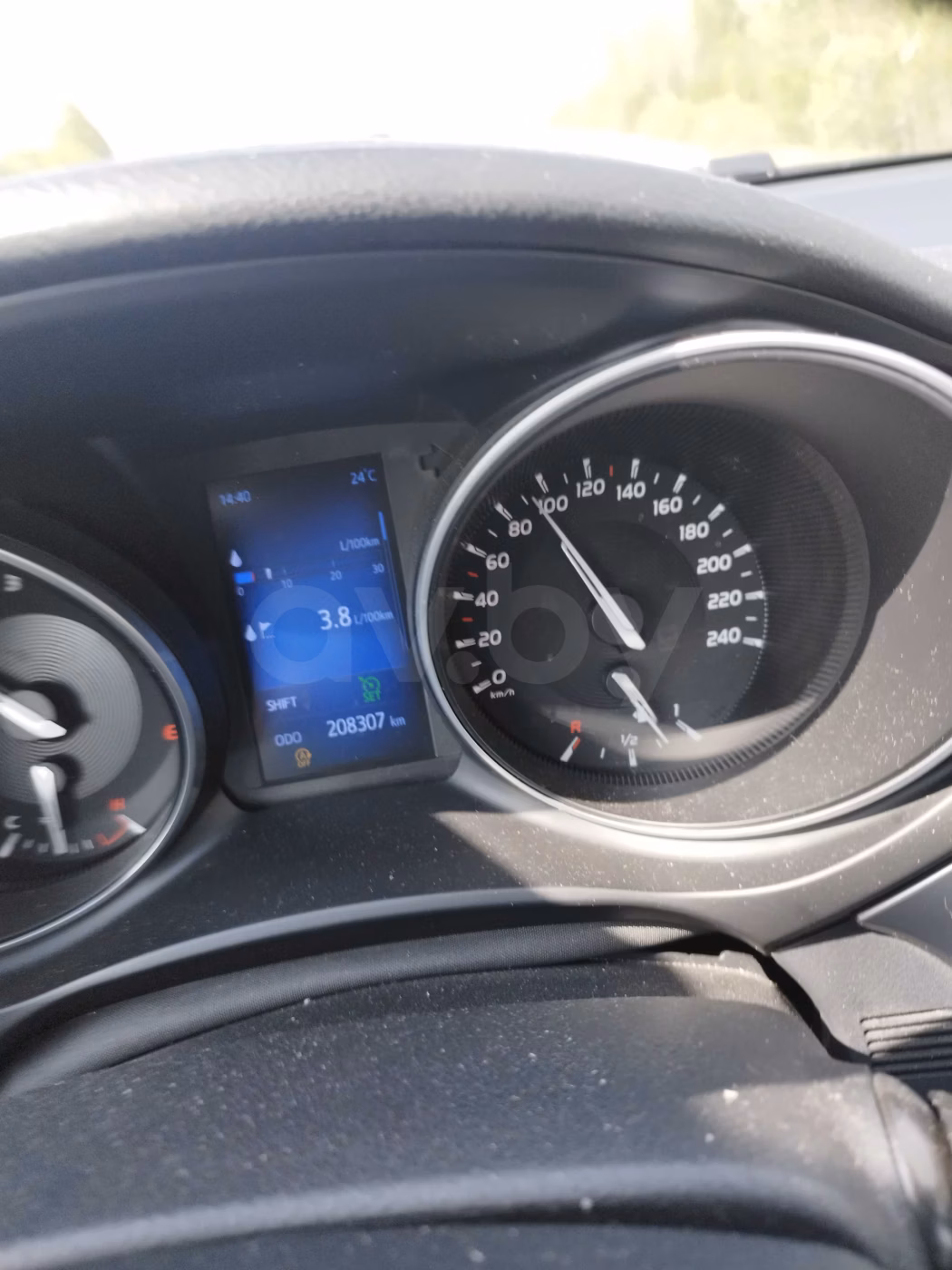 Toyota Avensis фото 10