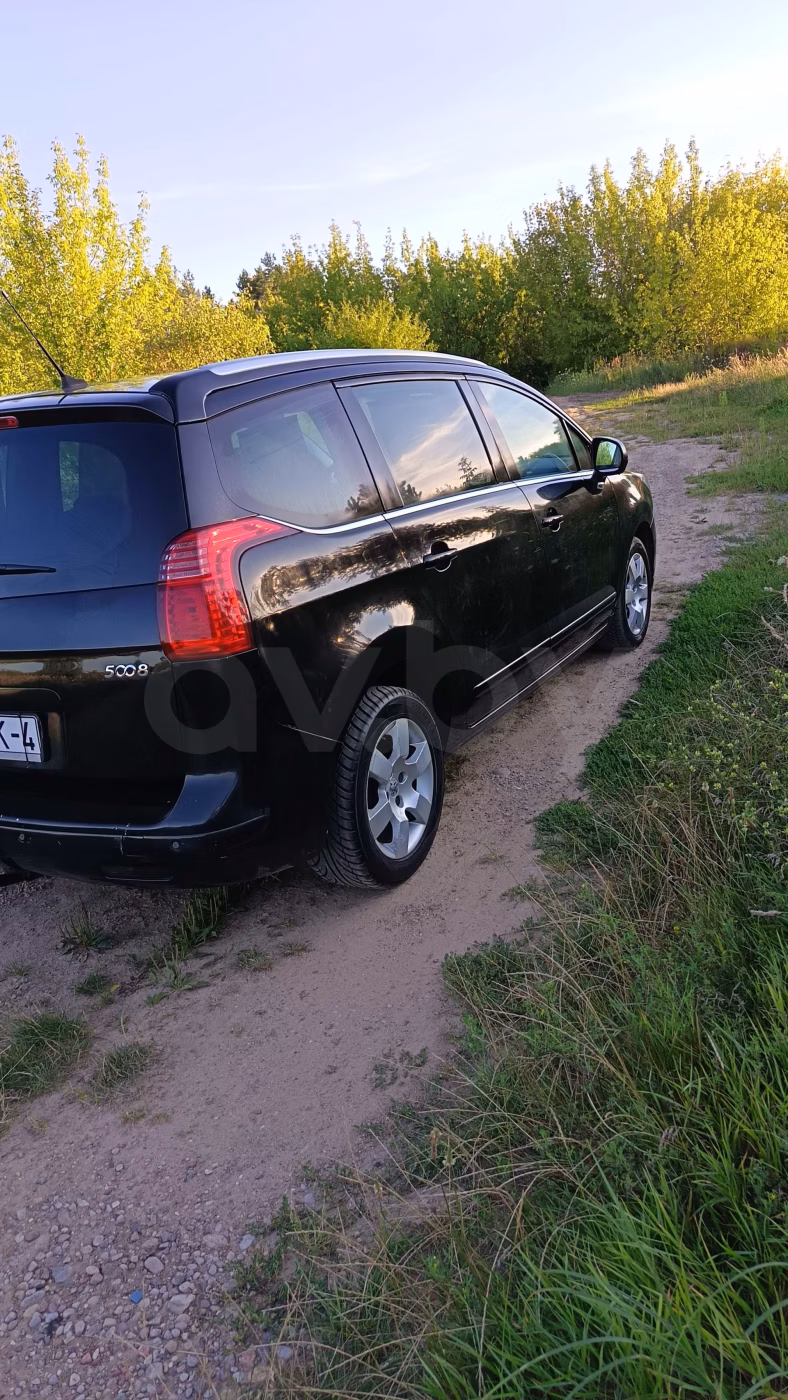Peugeot 5008 фото 4