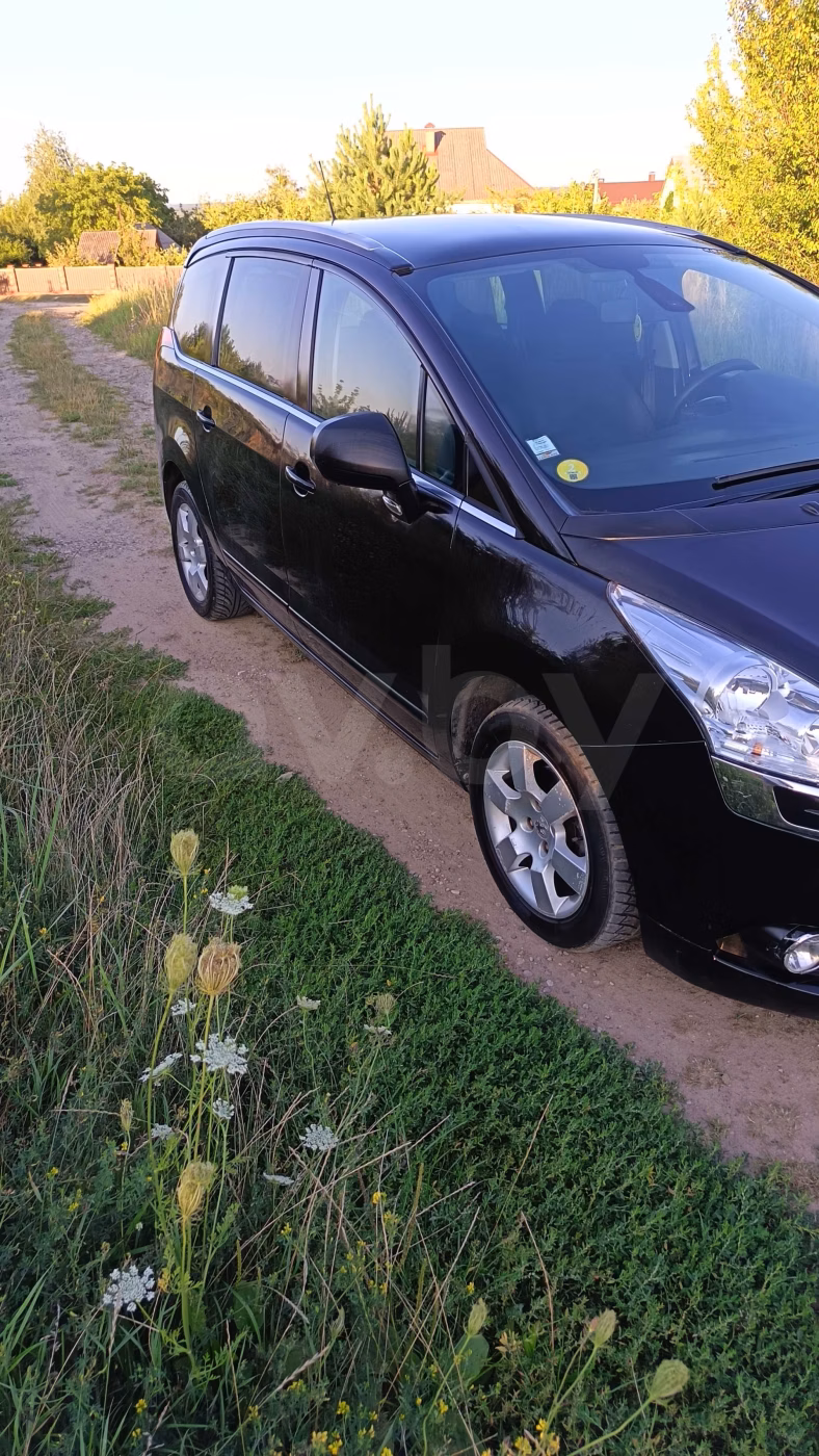 Peugeot 5008 фото 2