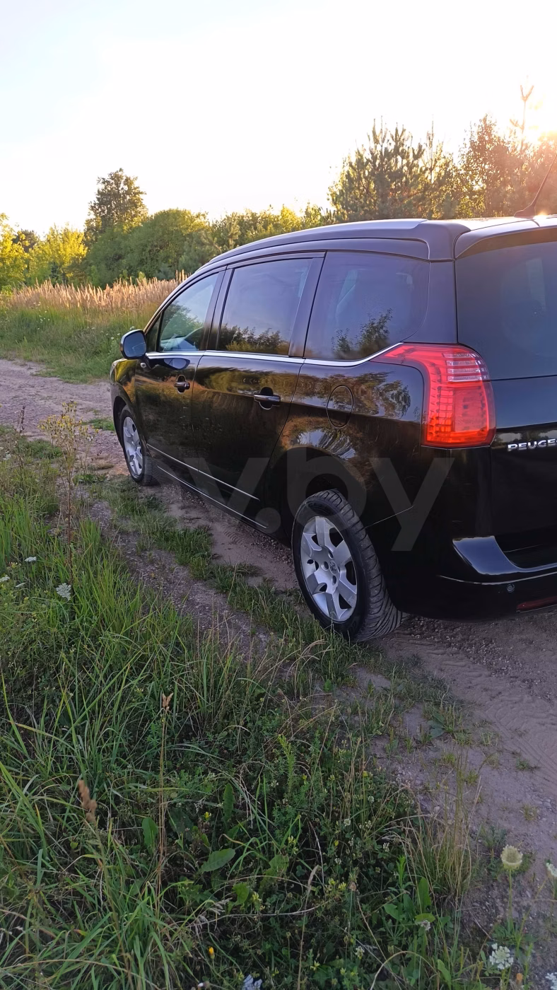 Peugeot 5008 фото 5
