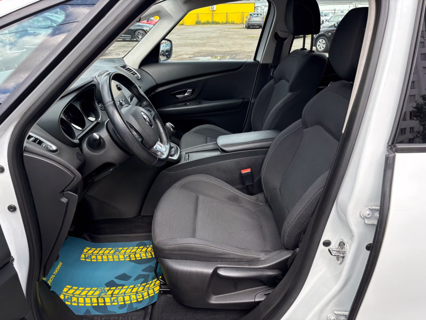 Renault Scenic фото 9