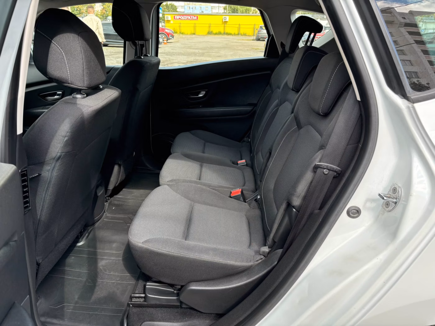 Renault Scenic фото 15