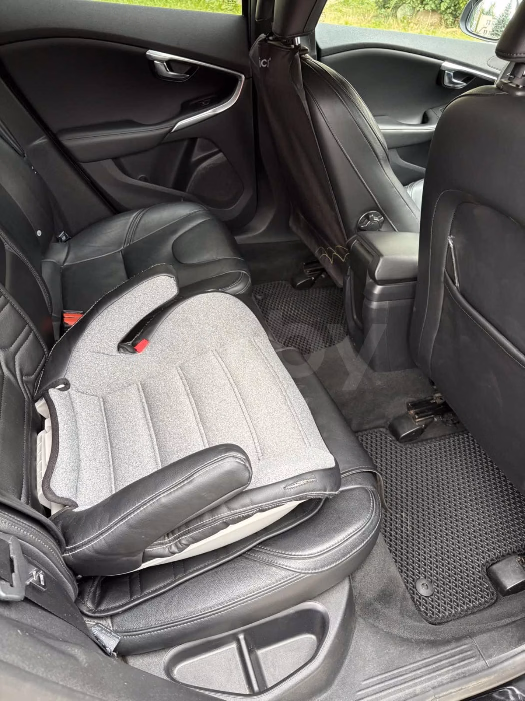 Volvo V40 фото 14