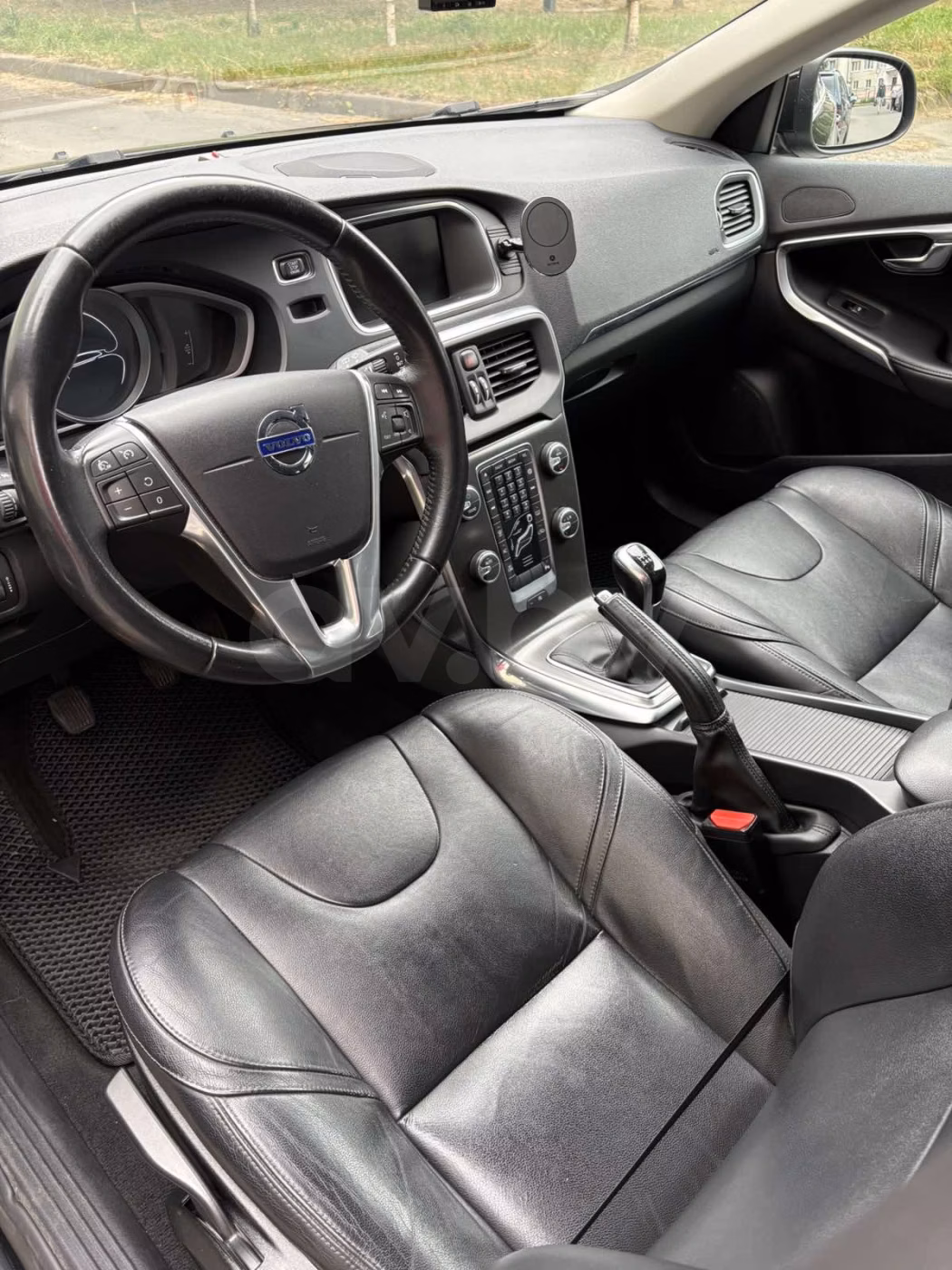 Volvo V40 фото 15