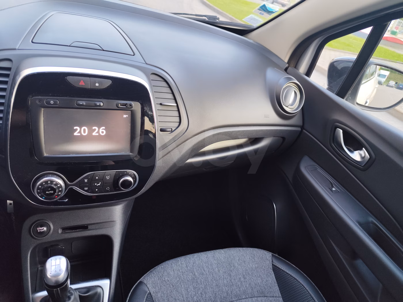 Renault Captur фото 17