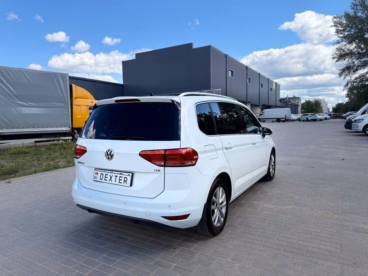 Volkswagen Touran фото 6