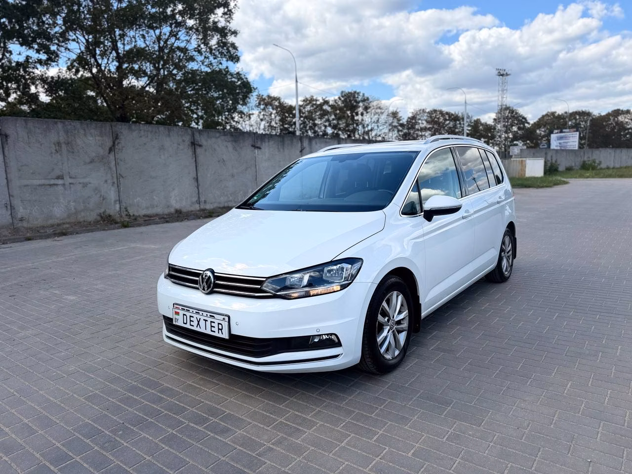 Volkswagen Touran фото 2