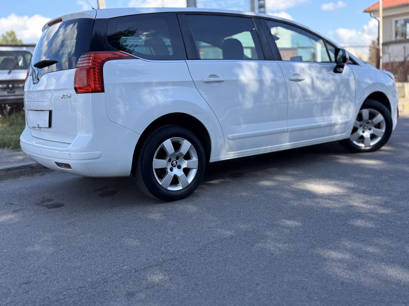 Peugeot 5008 фото 8