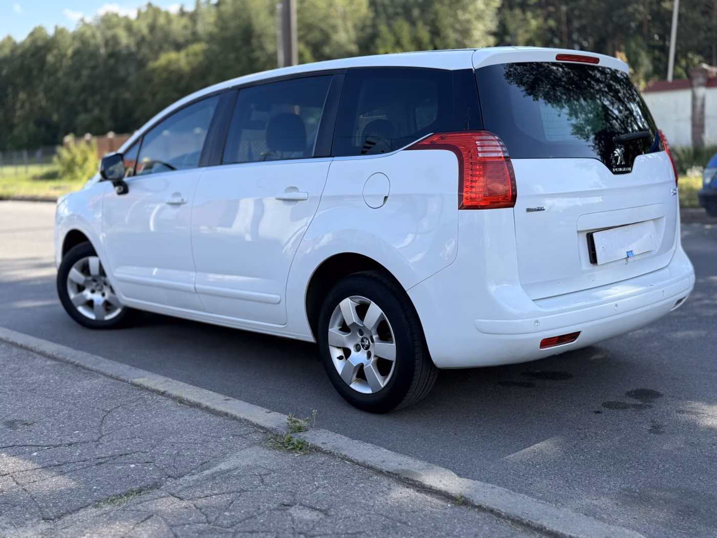 Peugeot 5008 фото 12
