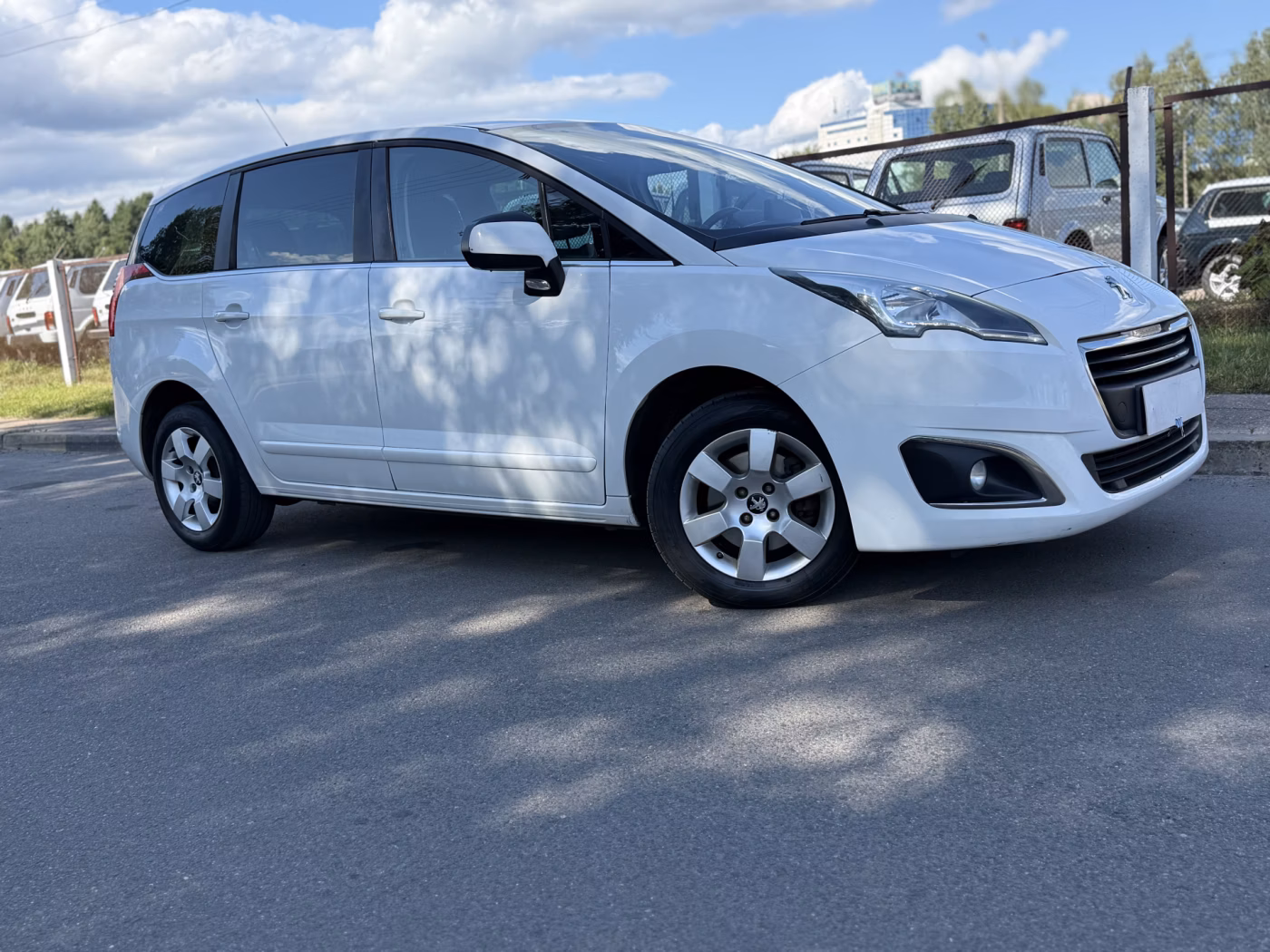 Peugeot 5008 фото 7