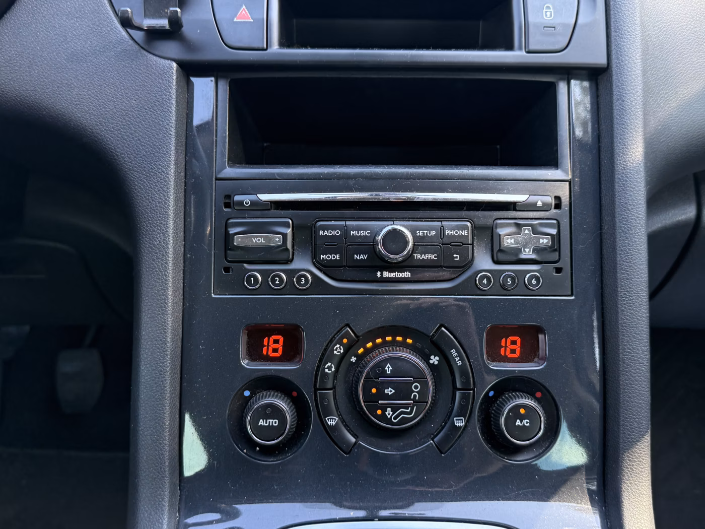 Peugeot 5008 фото 16