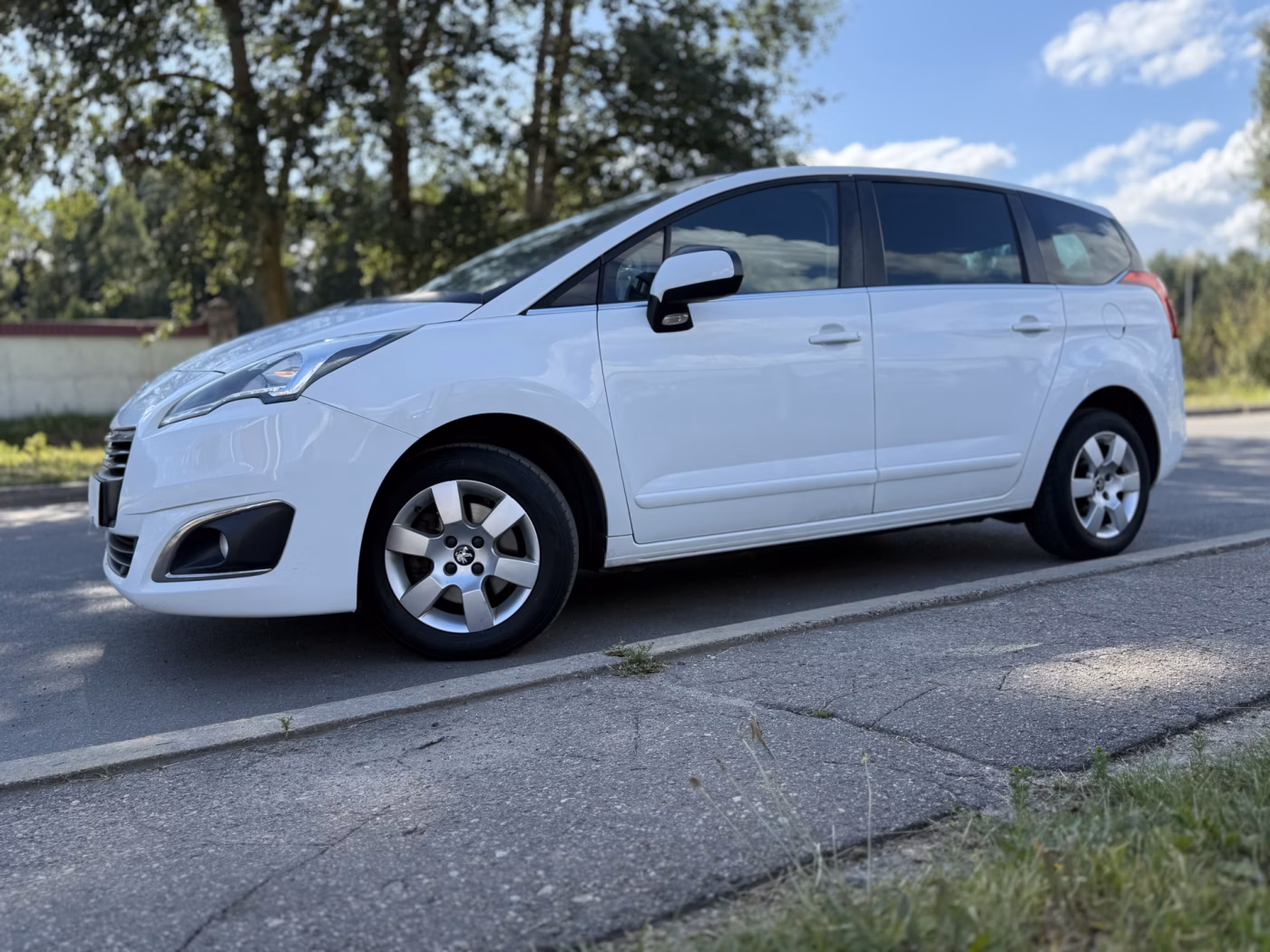 Peugeot 5008 фото 10