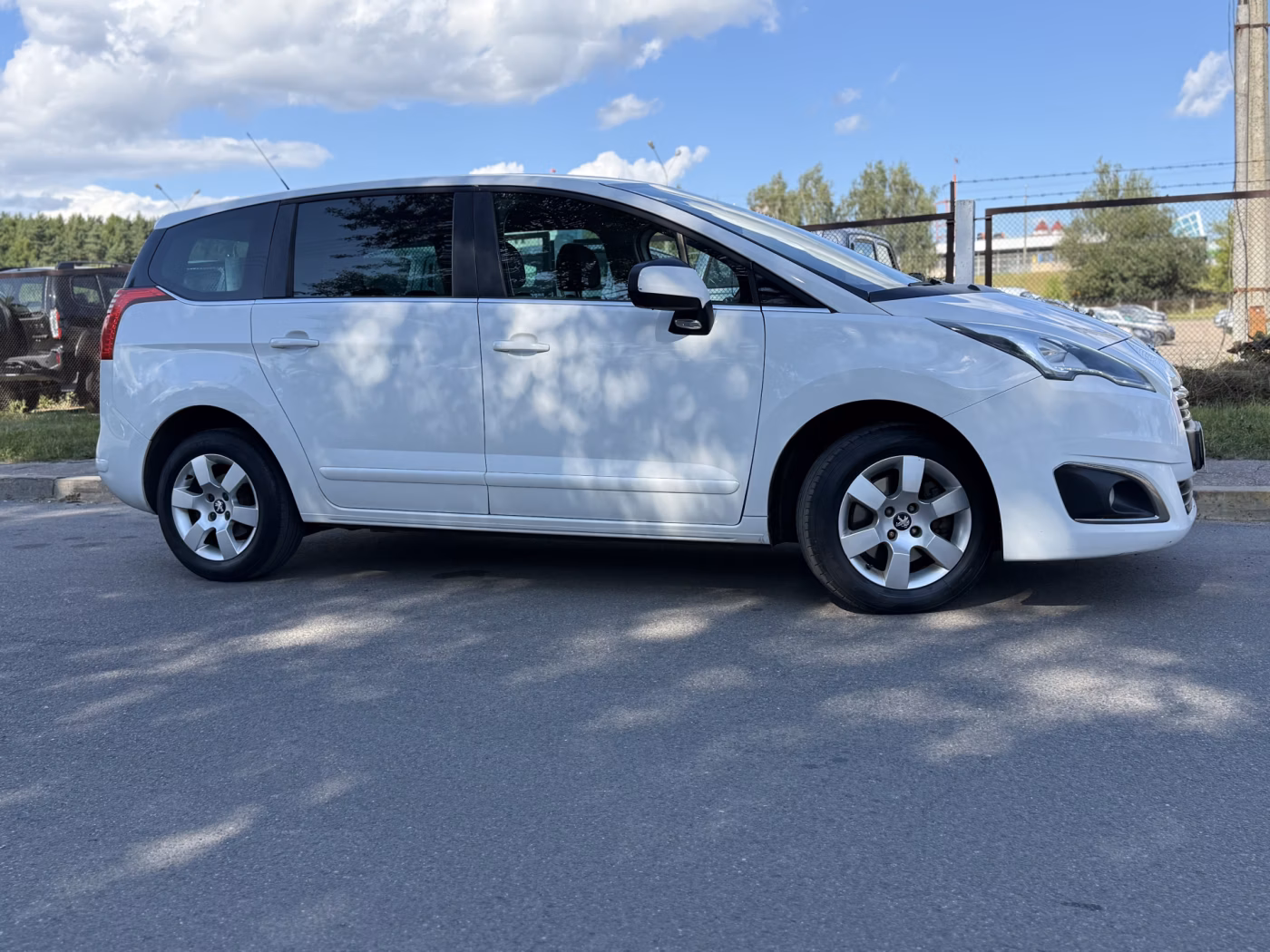 Peugeot 5008 фото 6