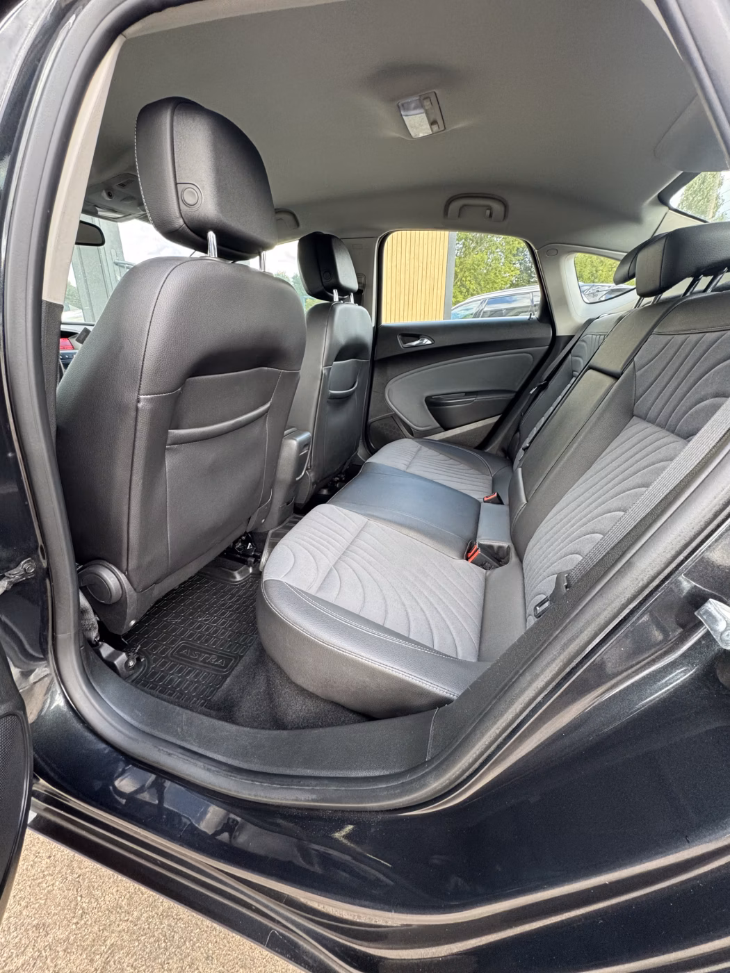 Opel Astra фото 7