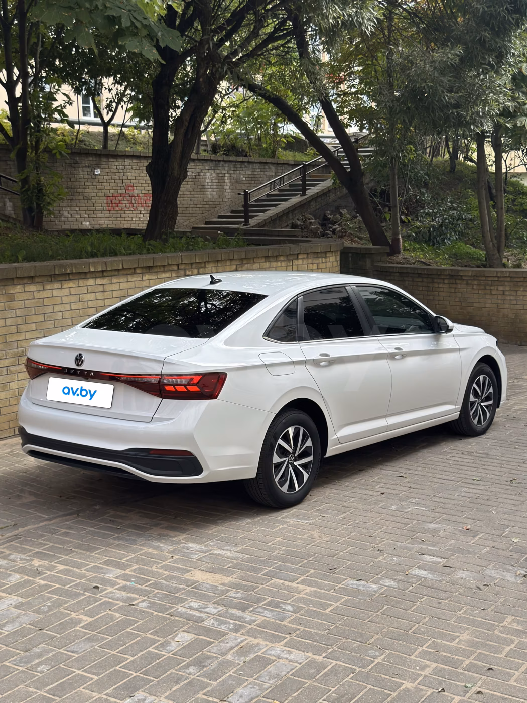 Volkswagen Jetta фото 2